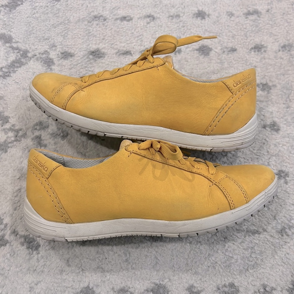 DANSKO yellow leela waterproof nubuck lace up leather upper active outdoor sz 40